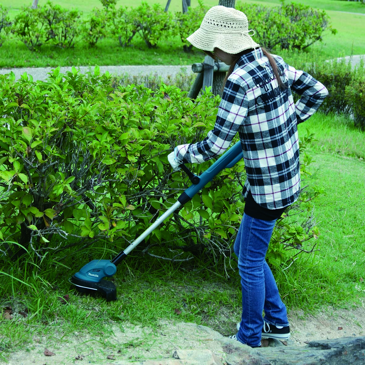 DUR181RFE / RME / Z充电式割草机