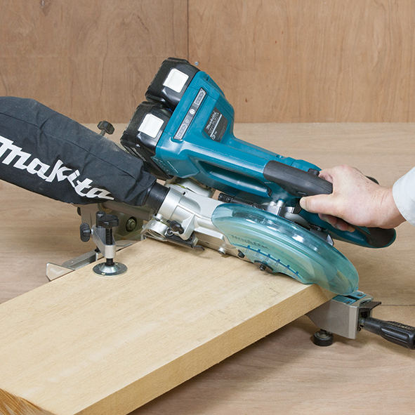 DLS714Z充电式斜断锯