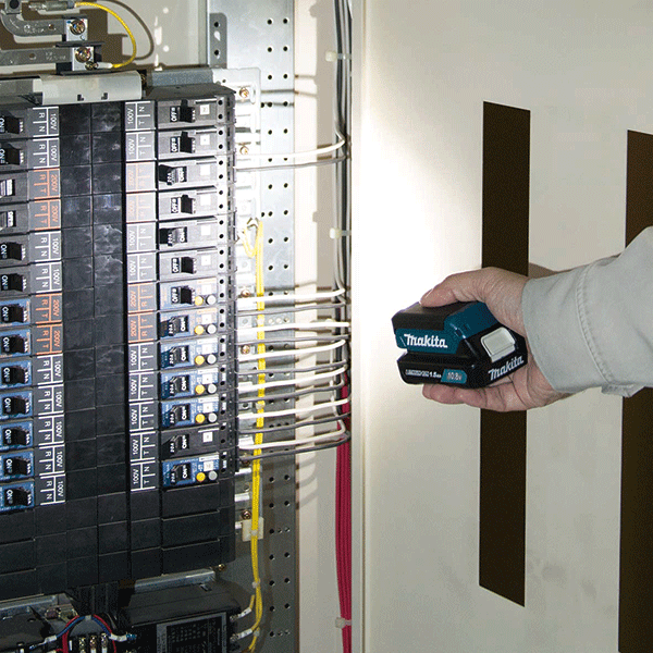 AUAML103充电式LED手电筒