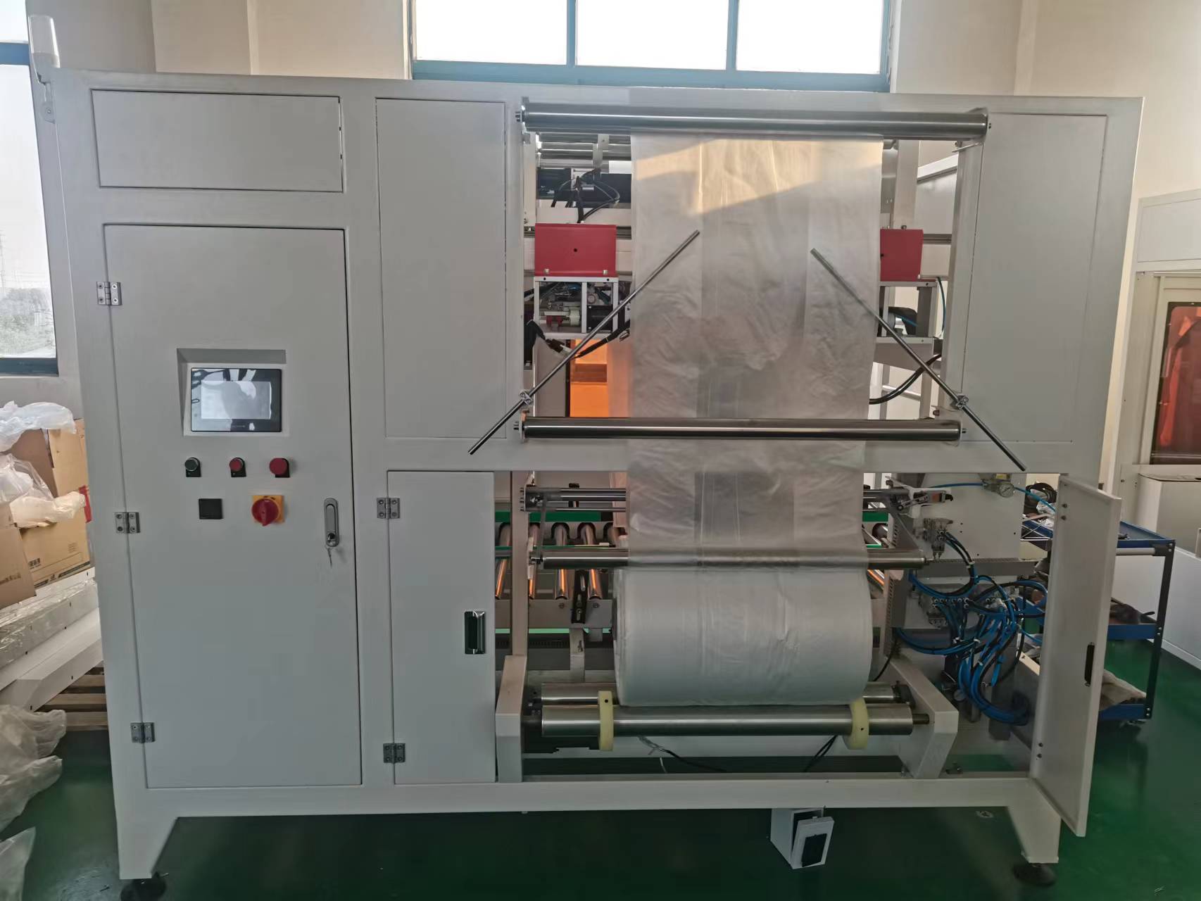 M型套膜套袋機(jī)-紙箱套袋包裝機(jī)械售后維修-全自動(dòng)給袋式套袋機(jī)